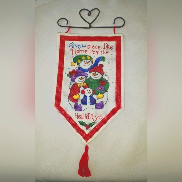 Snowman Family Wall Hanging - Picture 2 of 4